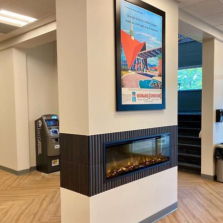Howard Johnson By Wyndham Winnipeg West Eksteriør bilde