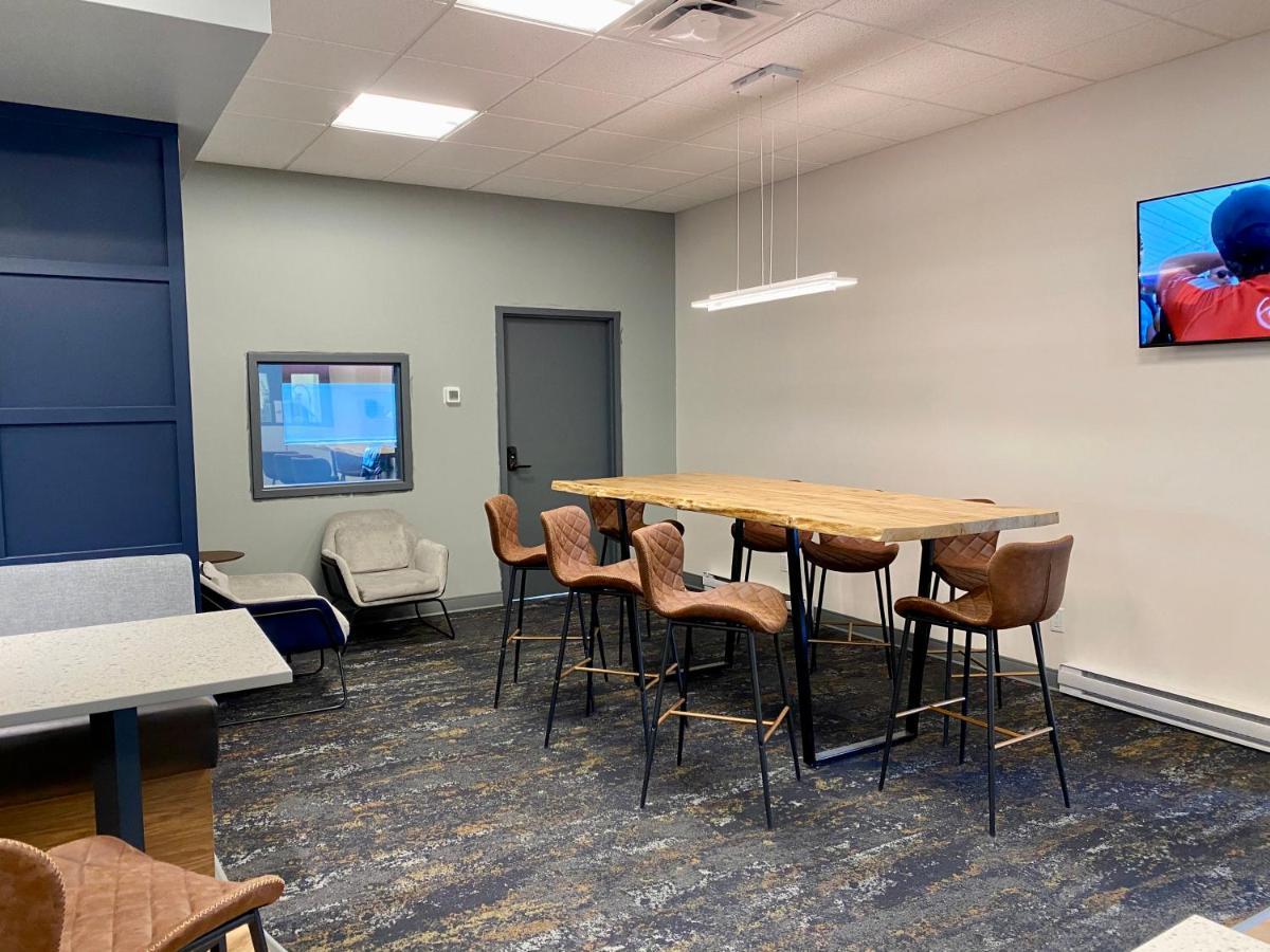 Howard Johnson By Wyndham Winnipeg West Eksteriør bilde