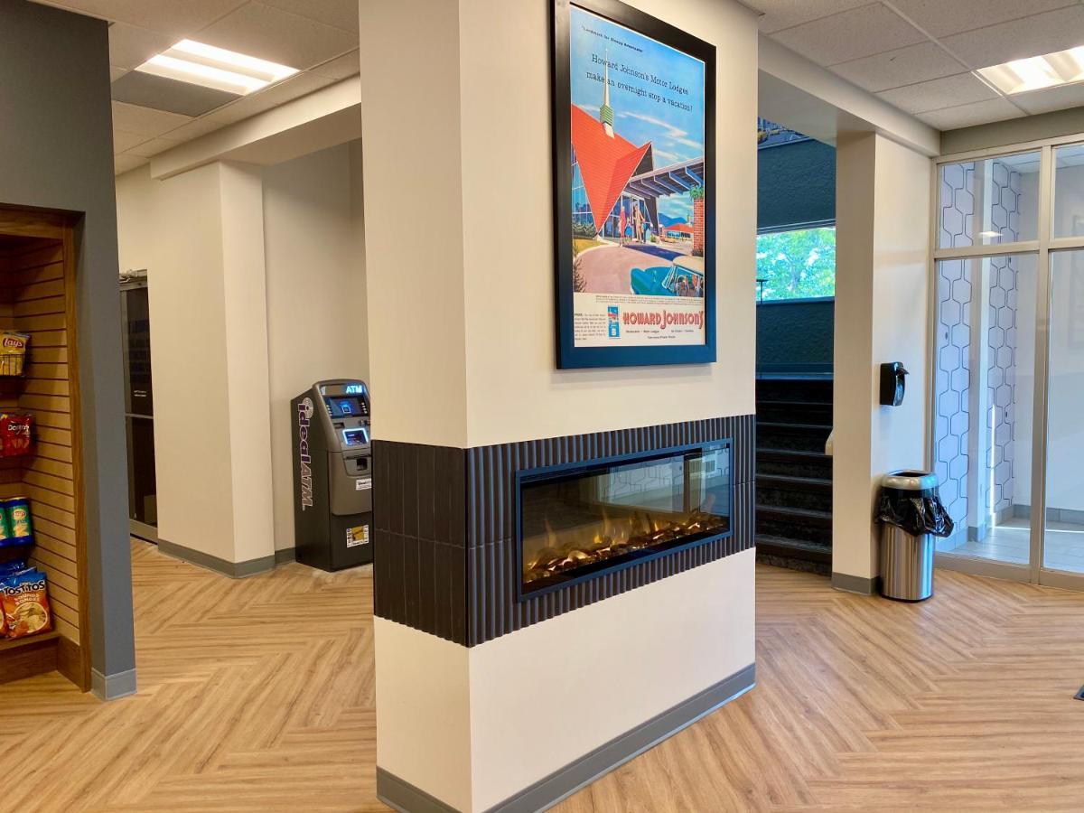 Howard Johnson By Wyndham Winnipeg West Eksteriør bilde