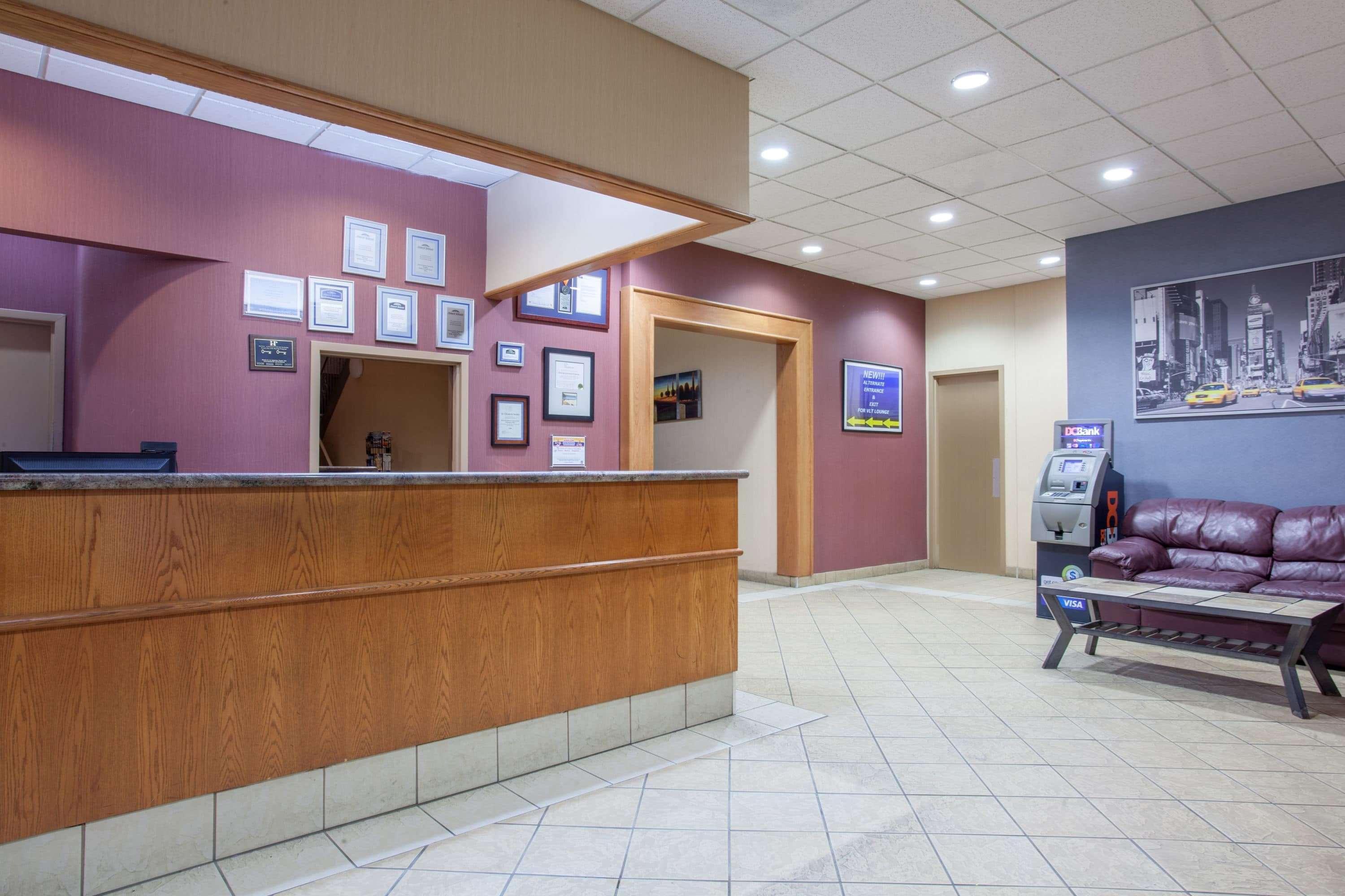 Howard Johnson By Wyndham Winnipeg West Eksteriør bilde